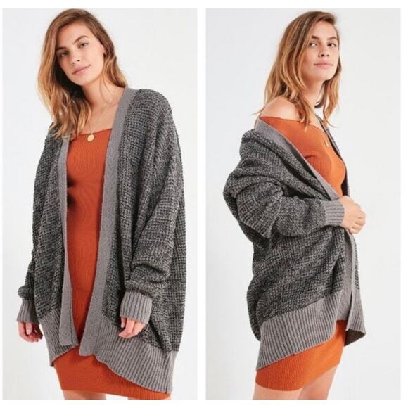 Urban Outfitters Carson Slouchy Cardigan Sweater XS Charcoal Gray - Picture 2 of 10